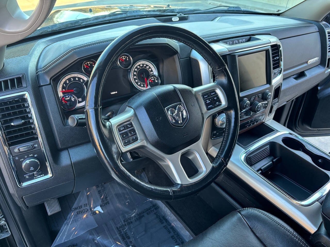 Used 2017 RAM 1500 Laramie w/ Convenience Group AWD/4WD image 46