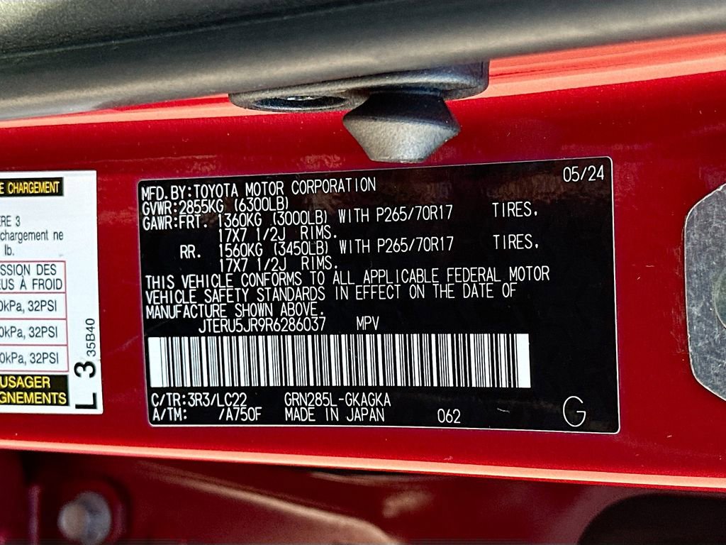 Used 2024 Toyota 4Runner TRD Off-Road Premium image 31