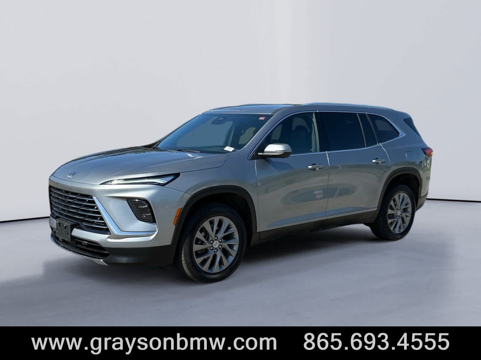 Used 2025 Buick Enclave Preferred AWD/4WD image 7