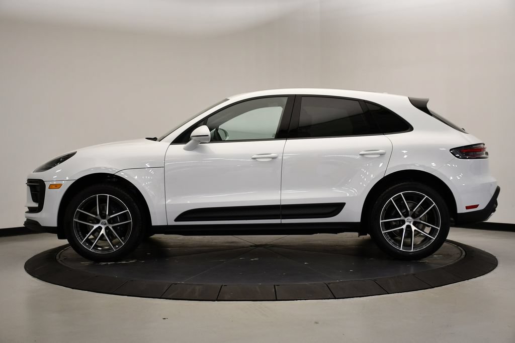 Certified 2026 Porsche Macan AWD/4WD image 2