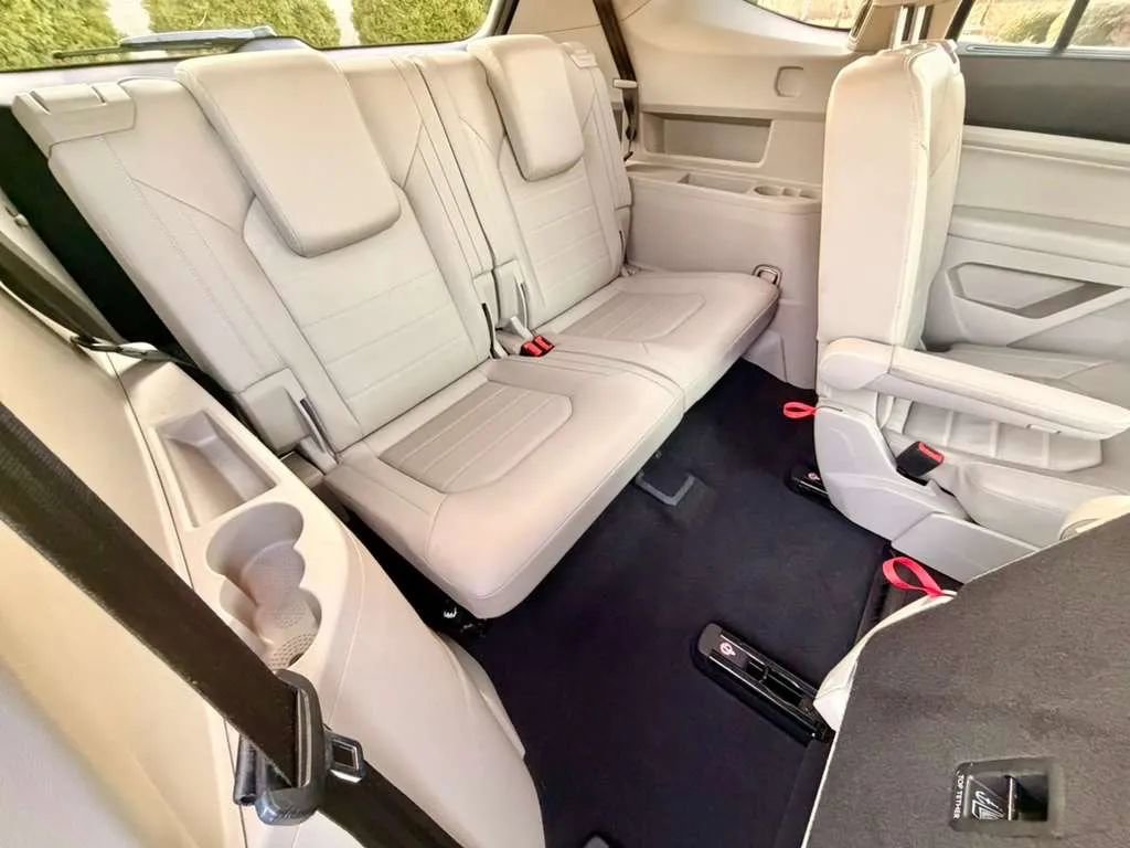 Used 2019 Volkswagen Atlas SEL Premium image 16