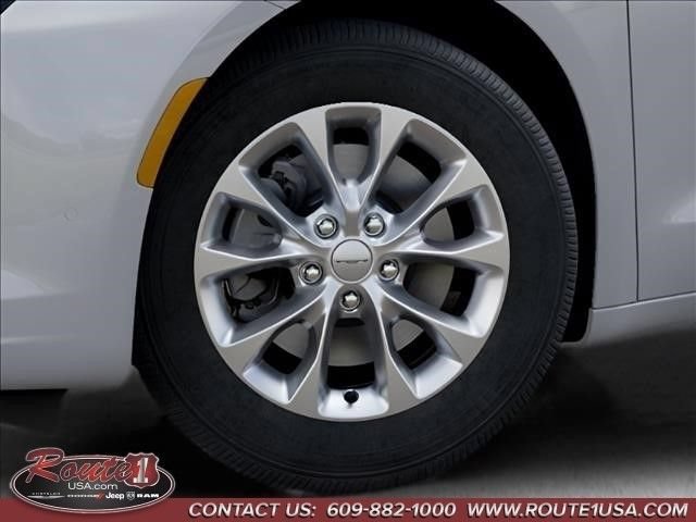New 2027 Chrysler Pacifica Select AWD/4WD image 9