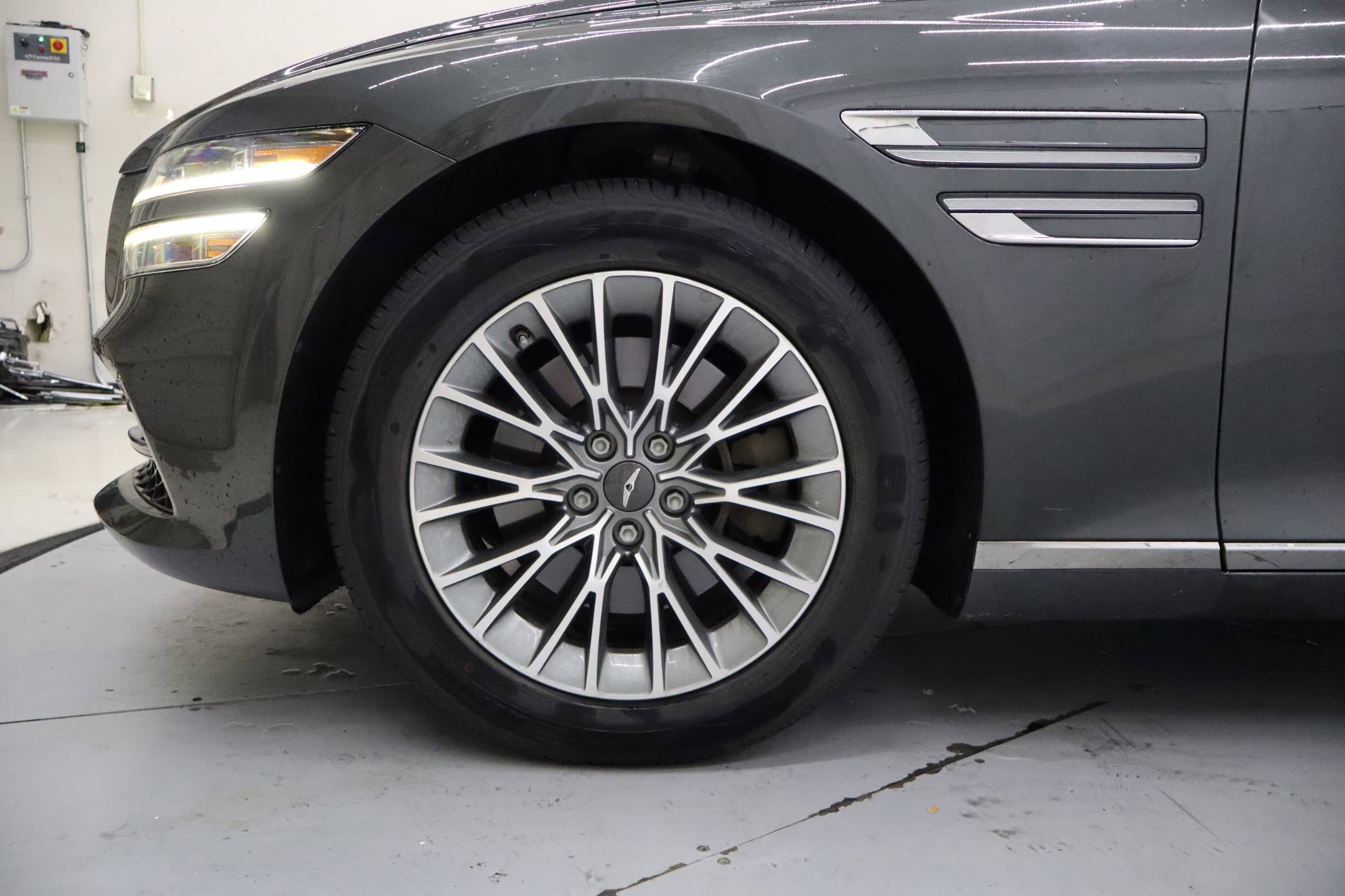 Used 2023 Genesis G80 2.5T image 12
