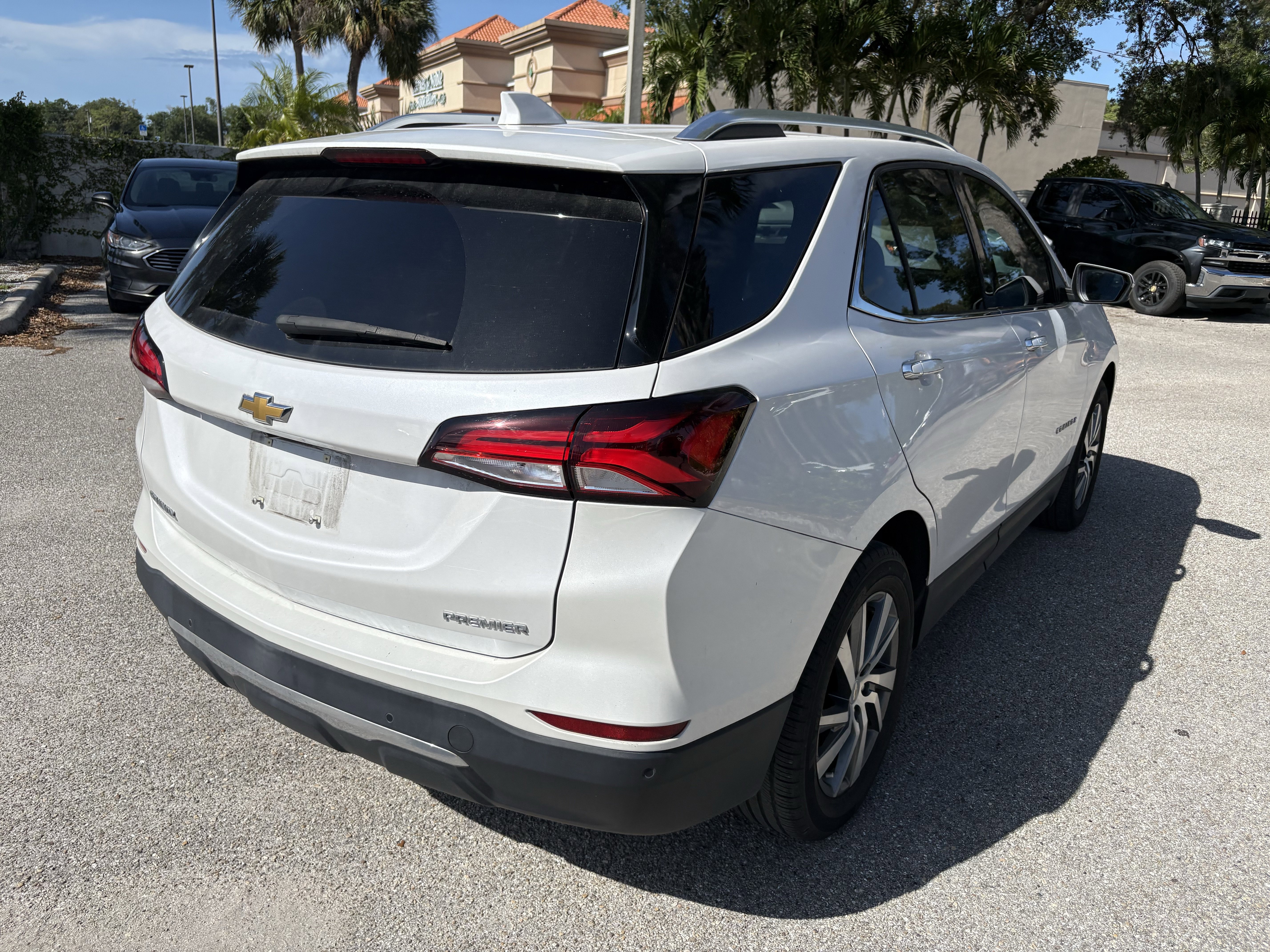 Used 2023 Chevrolet Equinox Premier w/ LPO, Floor Liner Package FWD image 7