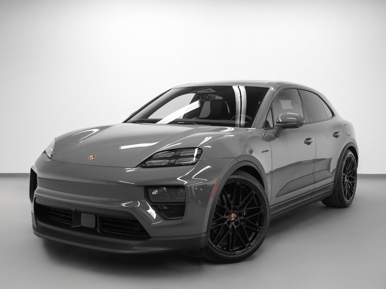 New 2026 Porsche Macan 4 Electric image 6