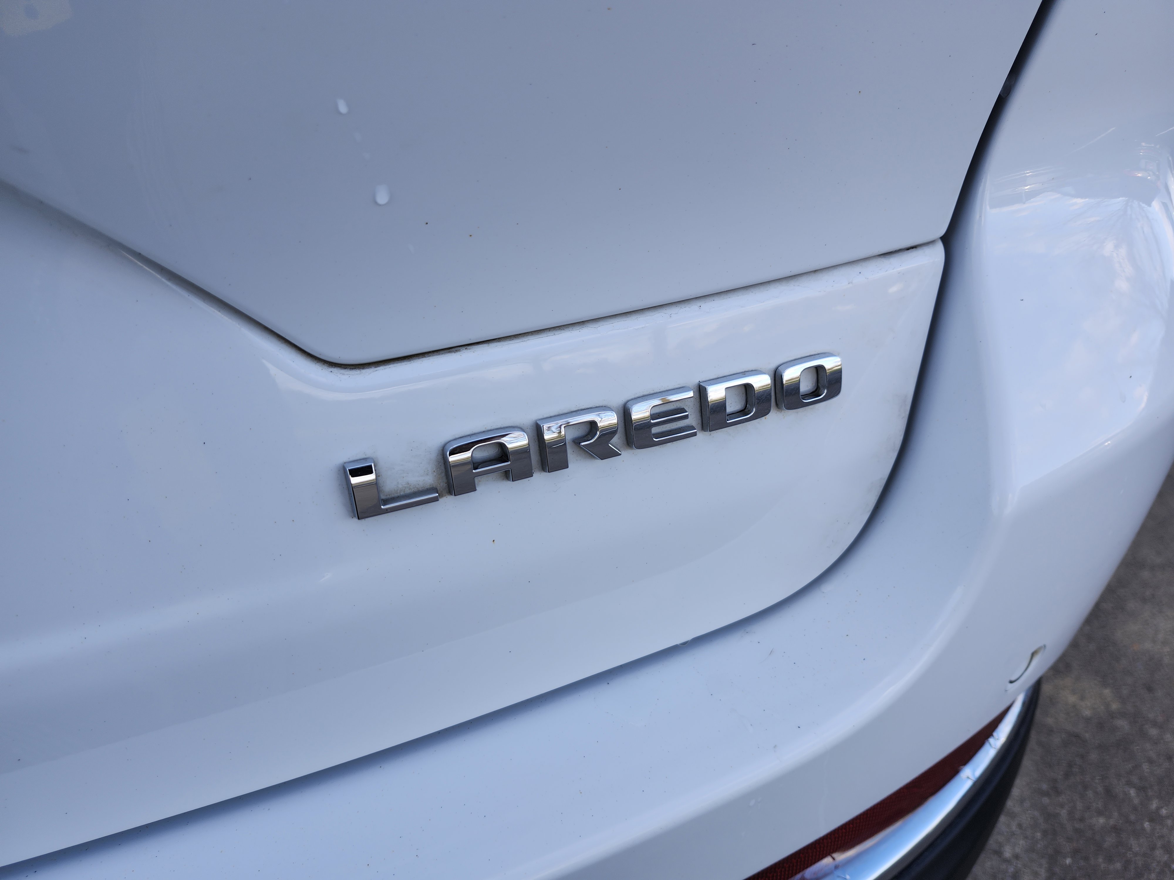 Used 2023 Jeep Grand Cherokee Laredo image 23