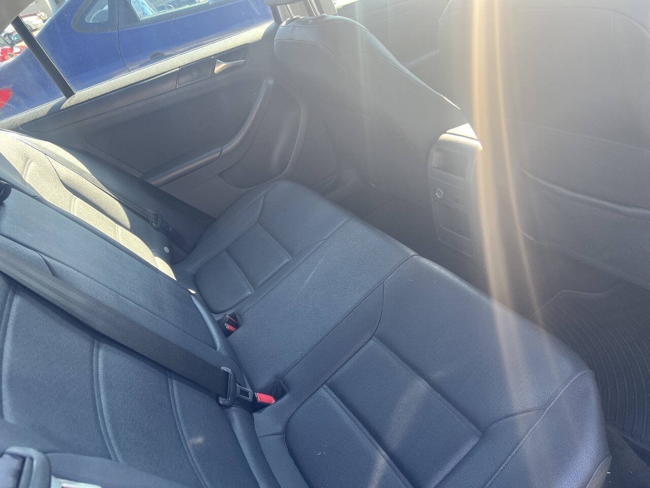 Used 2012 Volkswagen Jetta SE FWD image 6