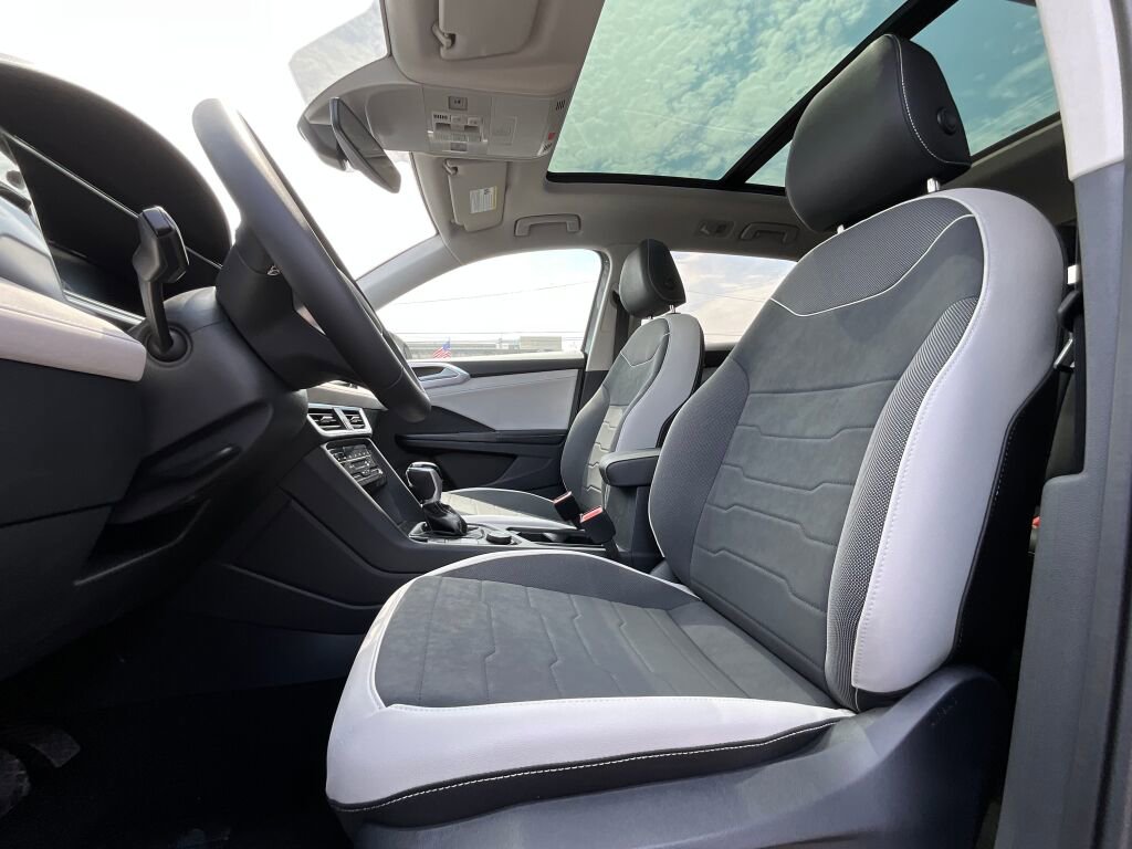 New 2025 Volkswagen Taos SE image 10