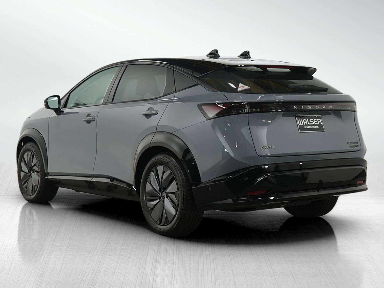 Used 2024 Nissan Ariya AWD image 3