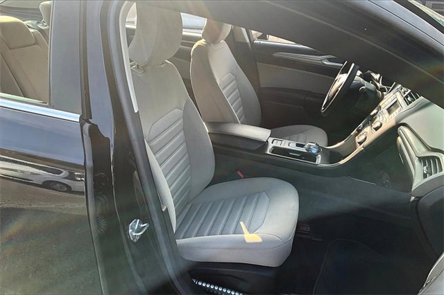 Used 2017 Ford Fusion S image 7