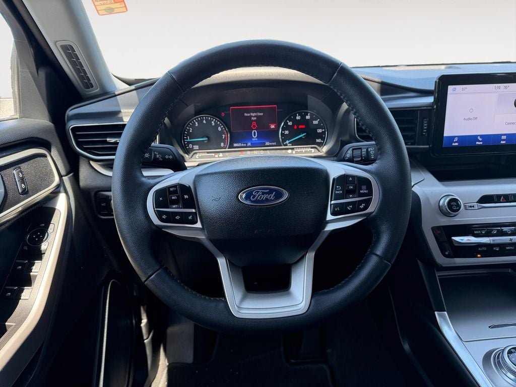 Used 2023 Ford Explorer XLT w/ Equipment Group 202A AWD/4WD image 13