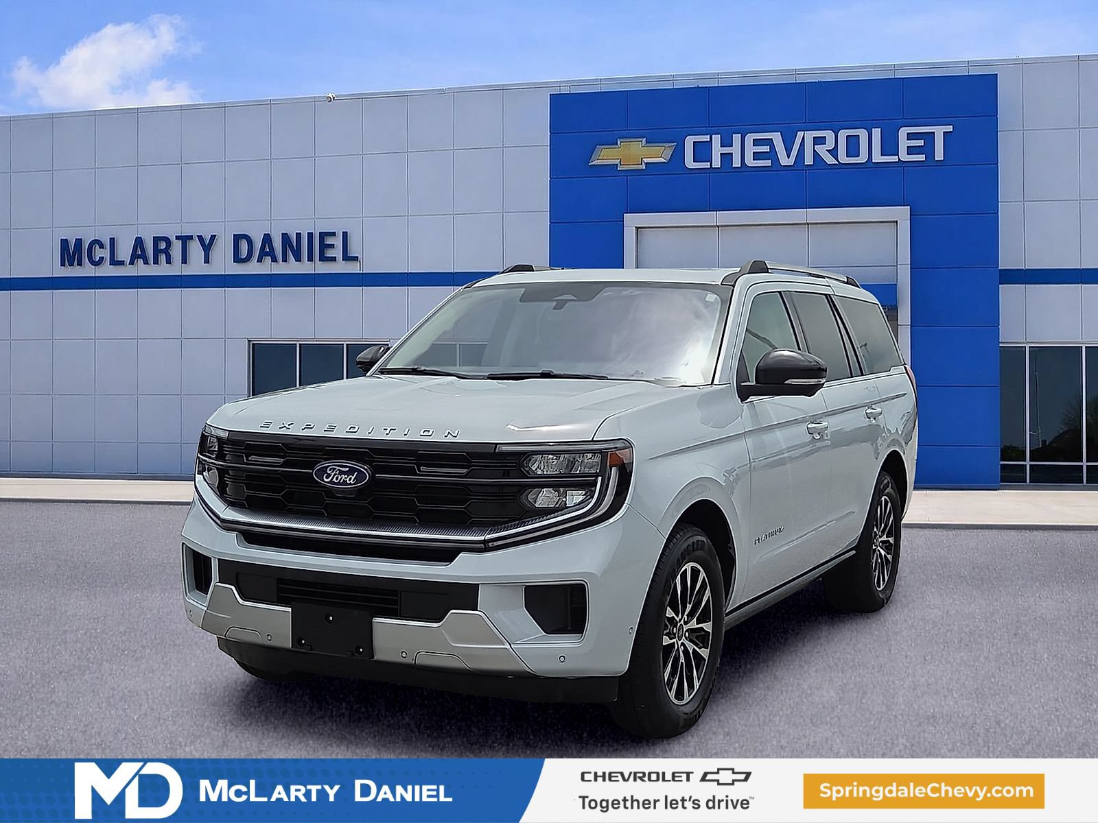 Used 2025 Ford Expedition Platinum AWD/4WD image 2