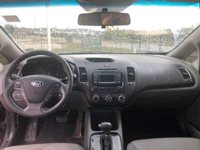 Used 2017 Kia Forte LX image 25