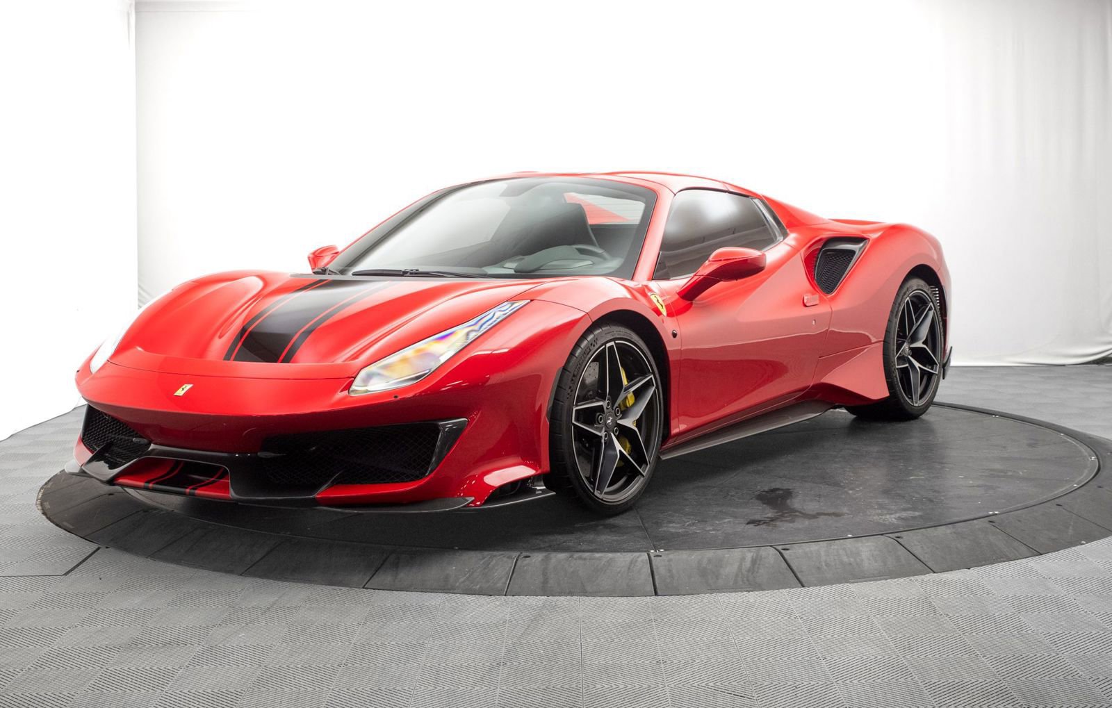 Used 2020 Ferrari 488 Pista Spider image 15