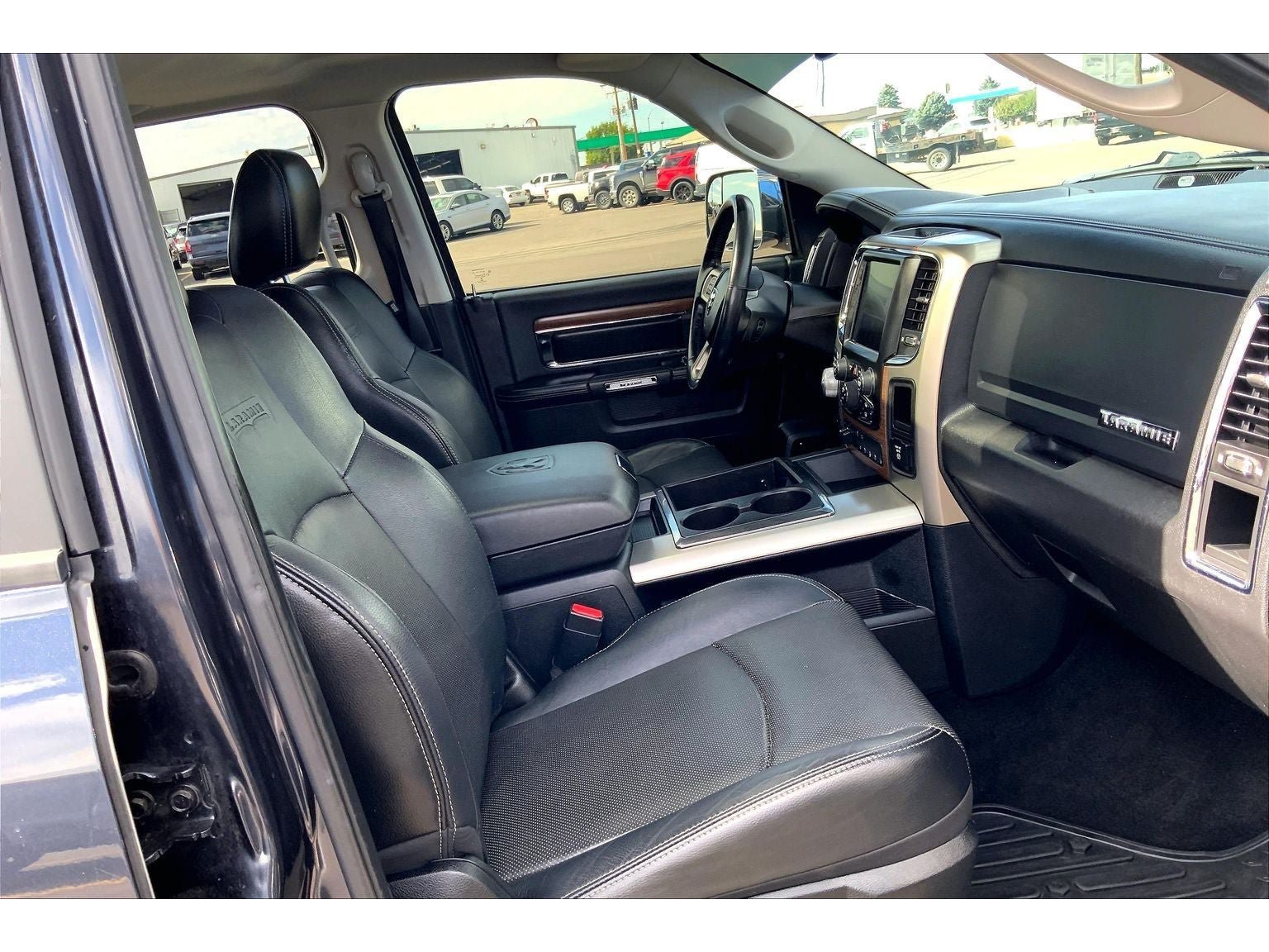 Used 2013 RAM 1500 Laramie w/ Convenience Group AWD/4WD image 8