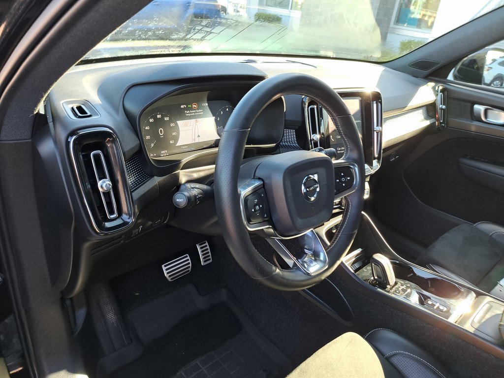 Used 2020 Volvo XC40 T5 R-Design w/ Protection Package Premier image 10