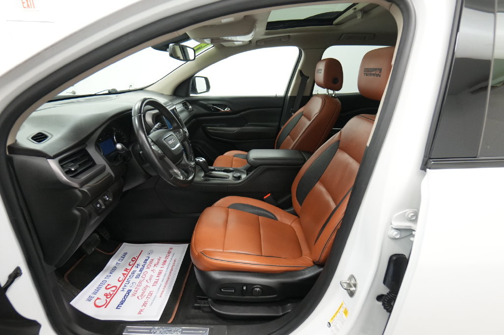 Used 2017 GMC Acadia SLT AWD/4WD image 16