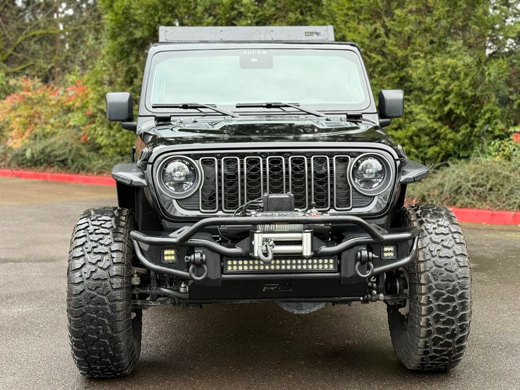 Used 2025 Jeep Wrangler Unlimited Rubicon image 2