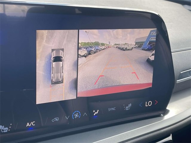 New 2025 Chevrolet Traverse LT w/ Driver Confidence Package image 10