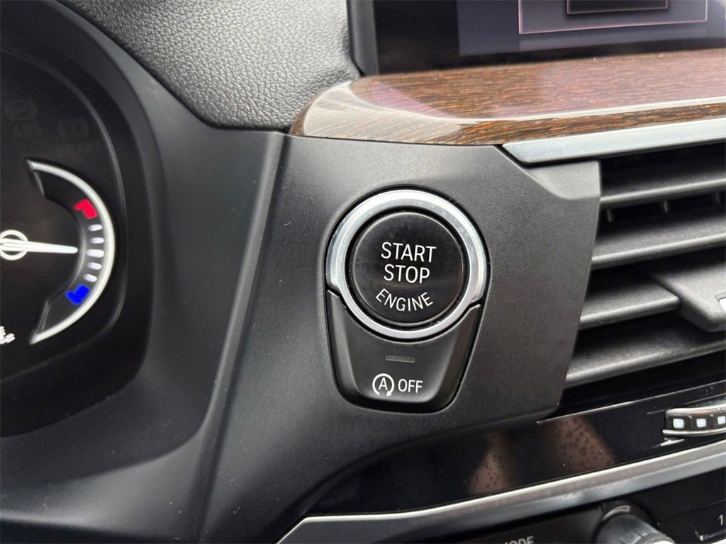 Used 2019 BMW X4 xDrive30i w/ Driving Assistance Package image 18