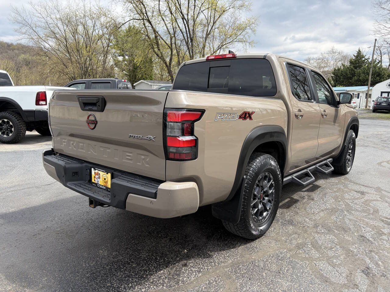 Used 2023 Nissan Frontier PRO-4X w/ Pro-4X Premium Package image 9