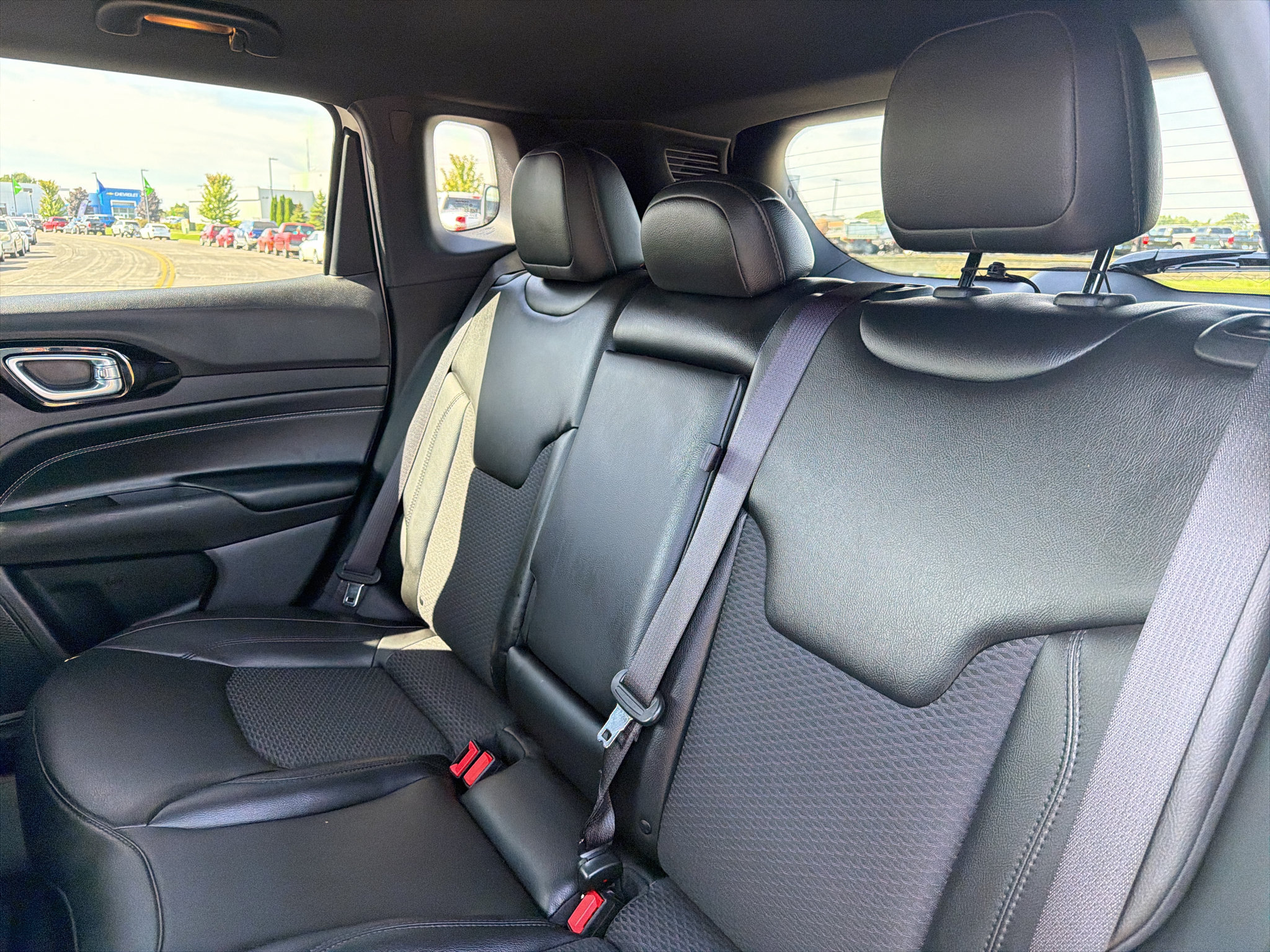 Used 2022 Jeep Compass Latitude w/ Convenience Group AWD/4WD image 34