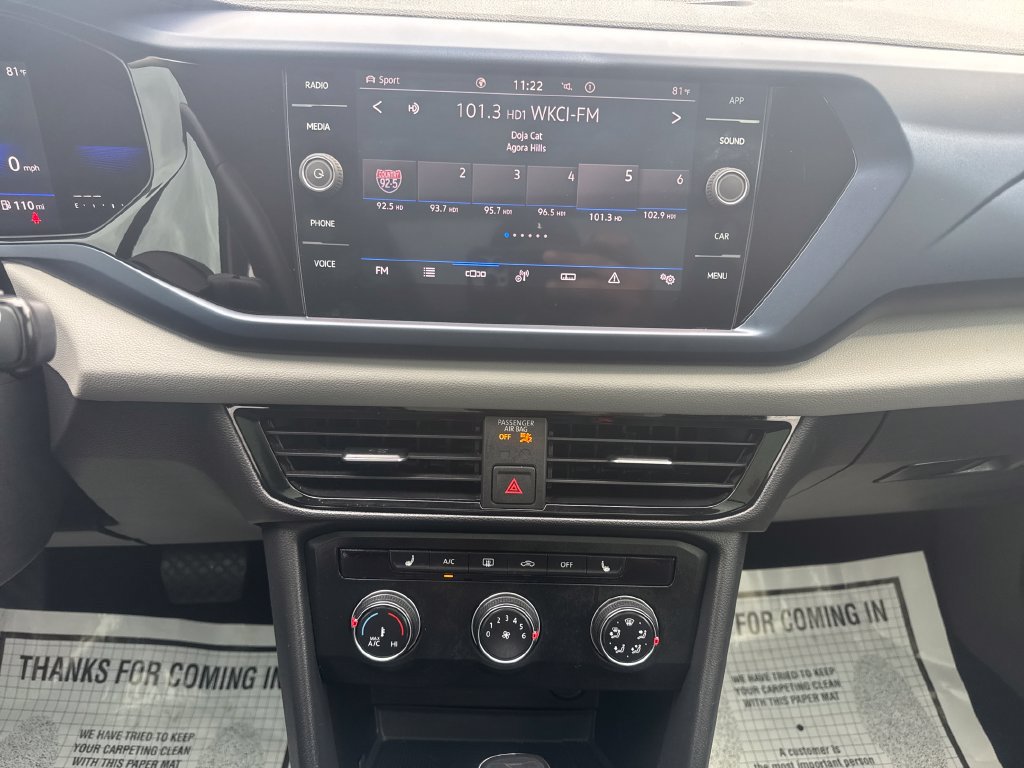 Used 2022 Volkswagen Taos SE w/ Panoramic Sunroof Package AWD/4WD image 19