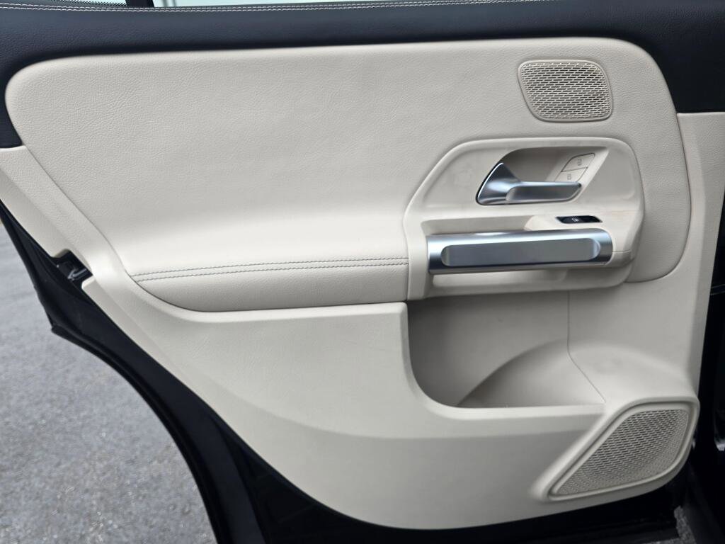 New 2026 Mercedes-Benz GLB 250 4MATIC image 19