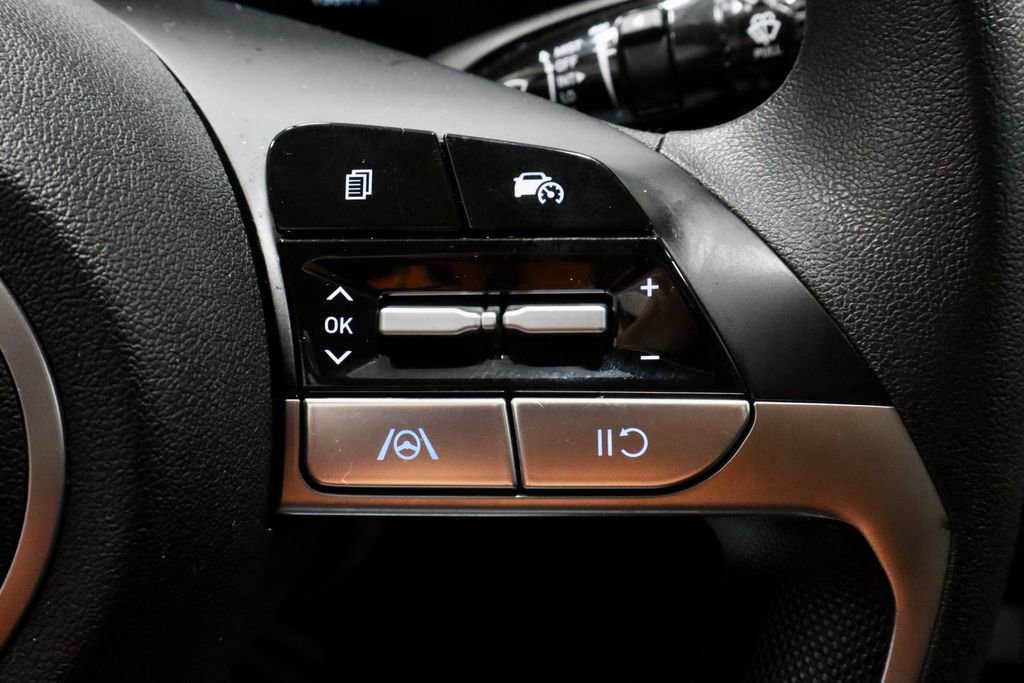 Certified 2024 Hyundai Elantra SEL image 30