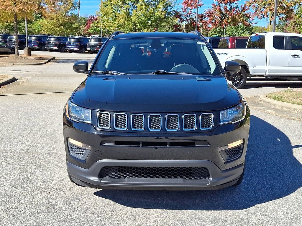 Used 2018 Jeep Compass Sport image 2