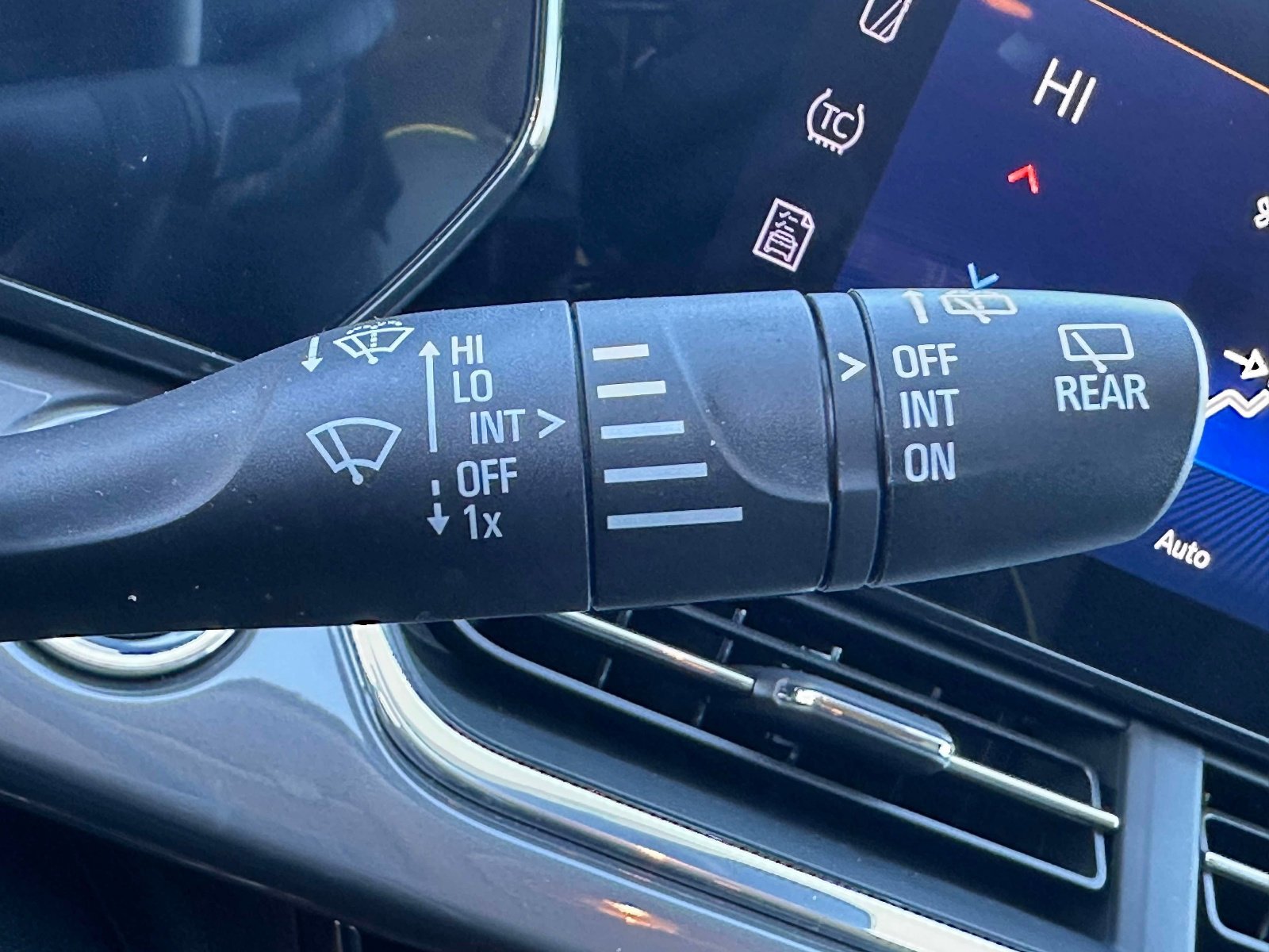 Certified 2025 Chevrolet Trax ACTIV w/ Driver Confidence Package image 17