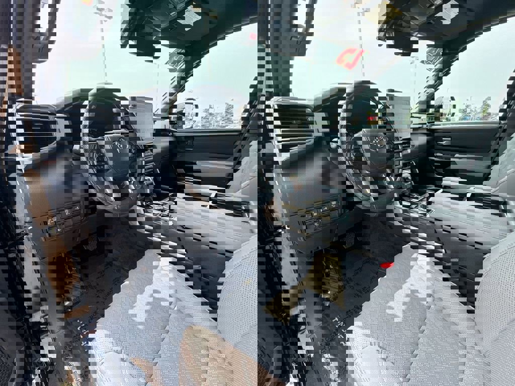 Used 2025 Toyota Tundra Limited image 10