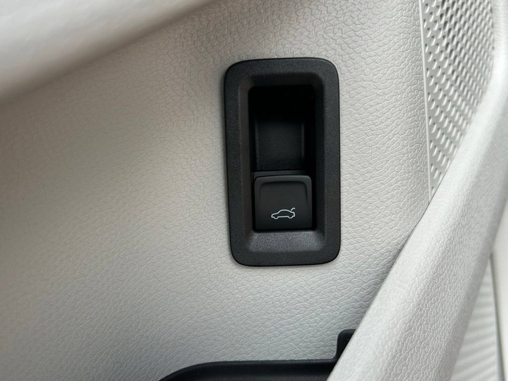 Used 2025 Volkswagen ID. Buzz Pro S Plus RWD image 20