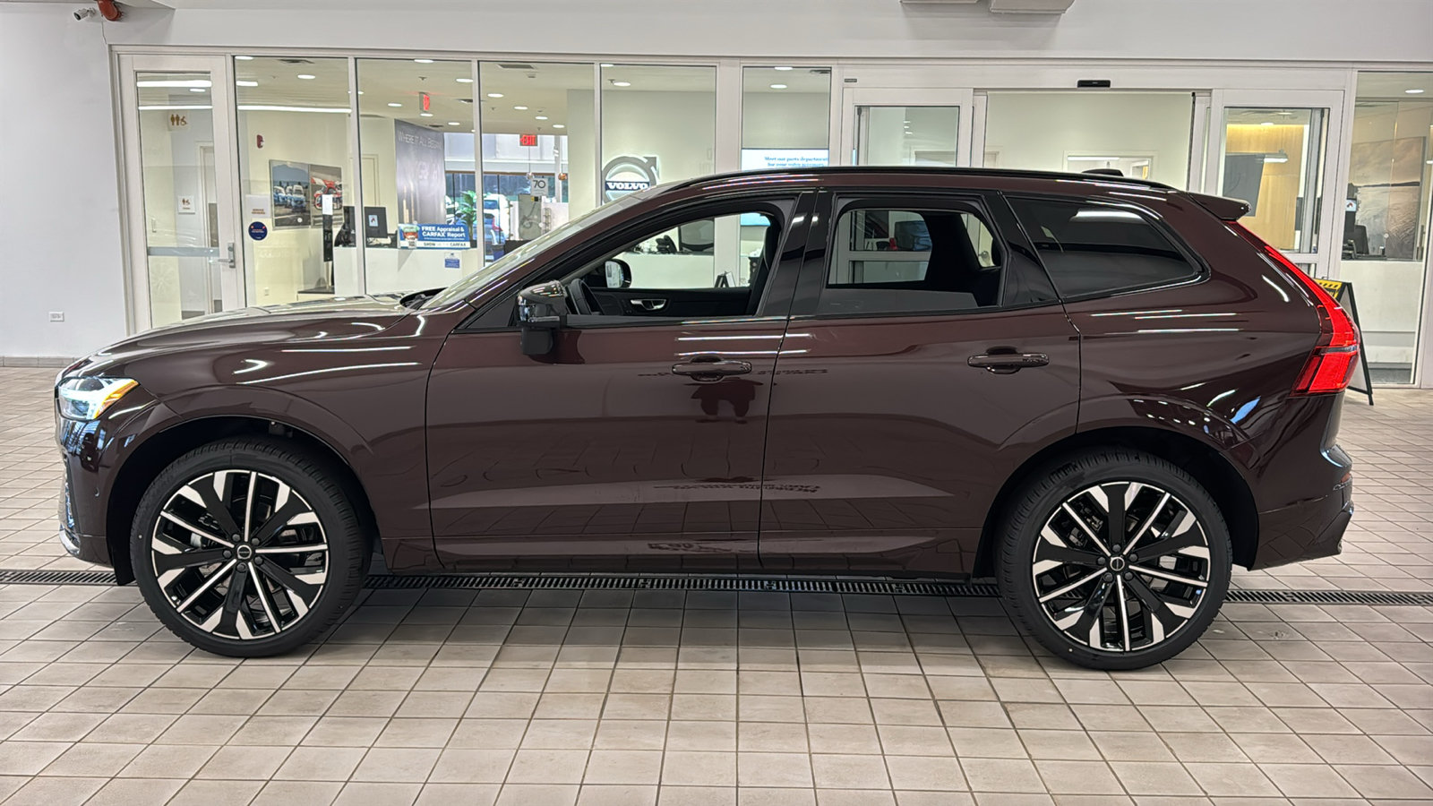 New 2026 Volvo XC60 B5 Ultra w/ Protection Package Premier AWD/4WD image 8
