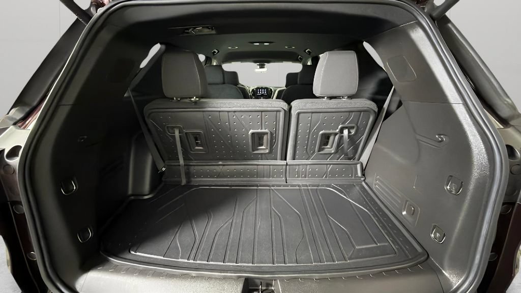 Used 2022 Chevrolet Traverse LT FWD image 29