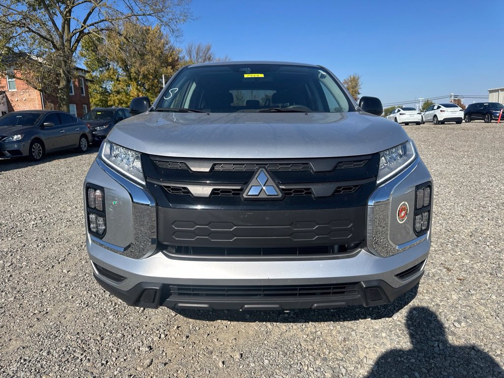 Used 2024 Mitsubishi Outlander Sport LE AWD/4WD image 2