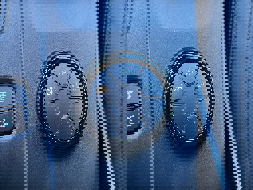 New 2025 Ford Ranger Lariat w/ Black Appearance Package image 25