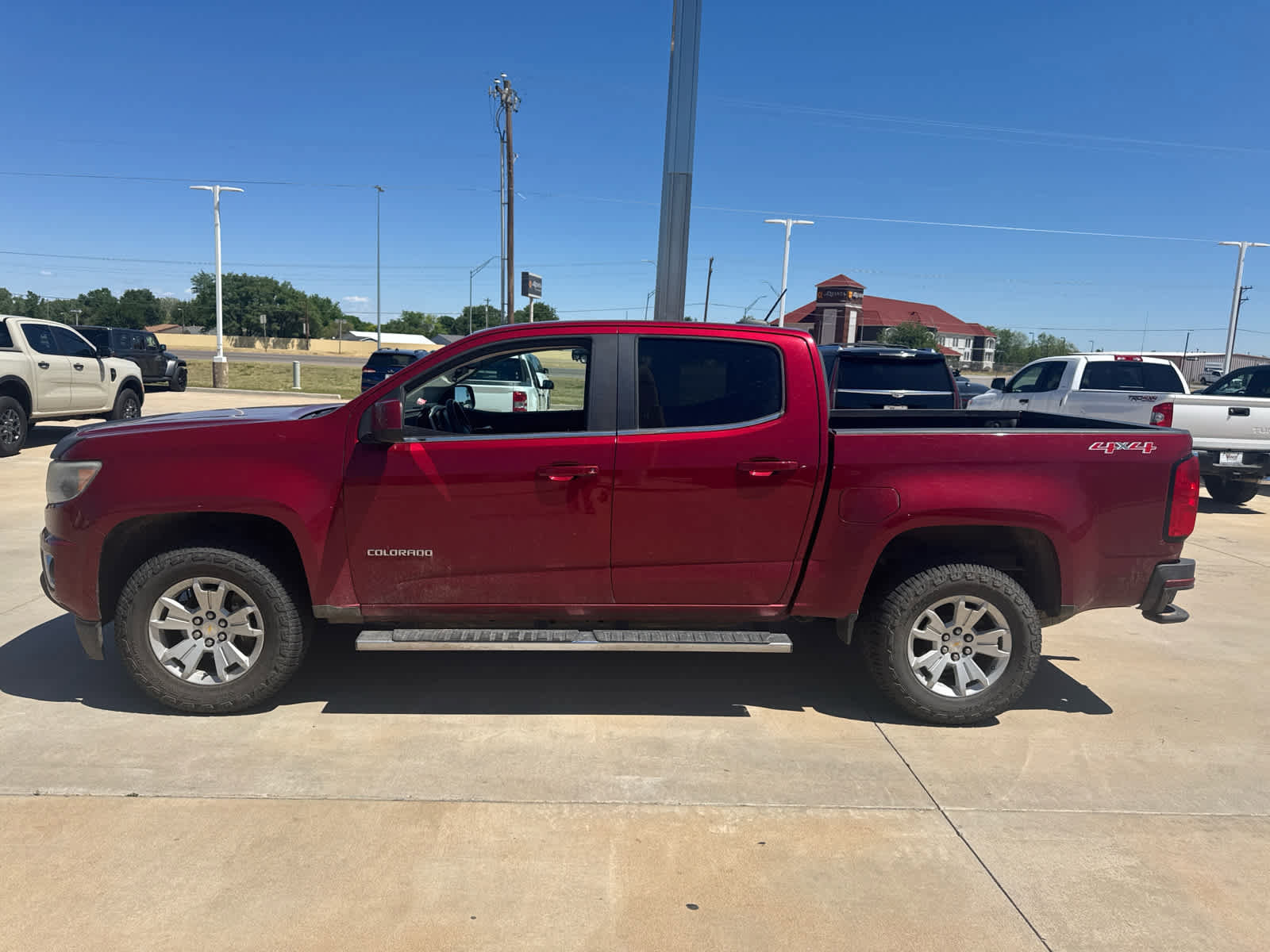 Used 2018 Chevrolet Colorado LT w/ LT Convenience Package AWD/4WD image 4