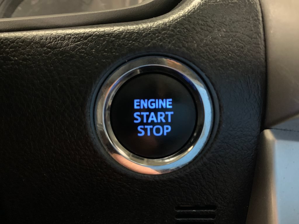 Used 2020 Toyota 4Runner SR5 Premium w/ Moonroof Package AWD/4WD image 16