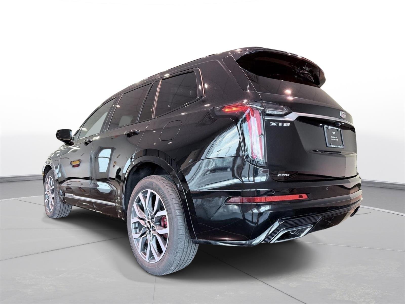 Used 2024 Cadillac XT6 Sport w/ Technology Package AWD/4WD image 6
