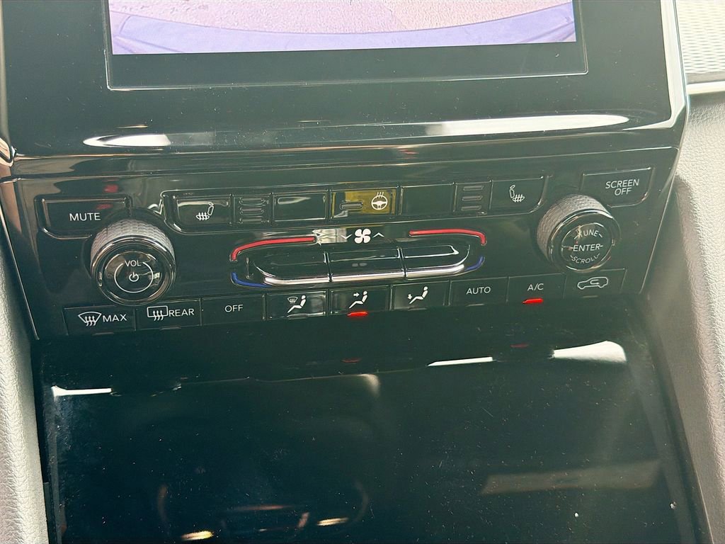 Used 2024 Jeep Grand Cherokee Altitude RWD image 32