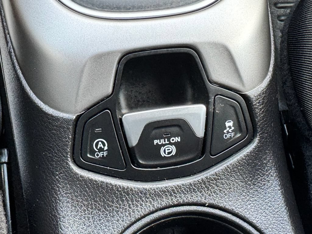 Used 2018 Jeep Compass Latitude w/ Popular Equipment Group AWD/4WD image 28