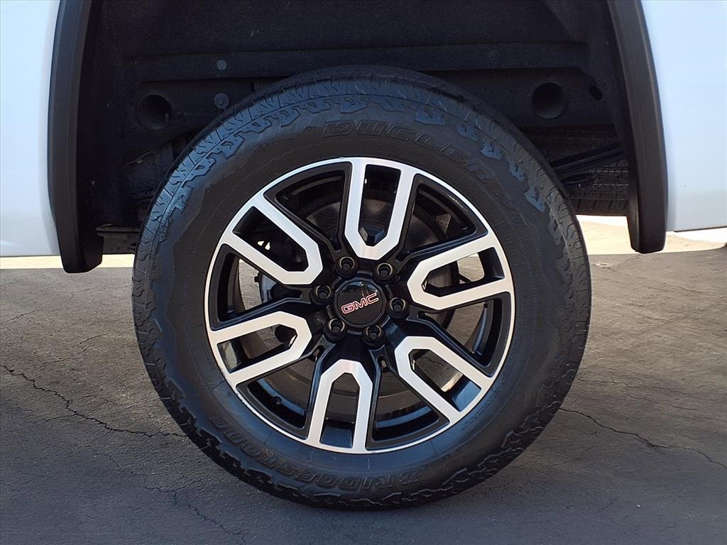 Used 2018 GMC Sierra 1500 SLE w/ SLE Value Package image 4