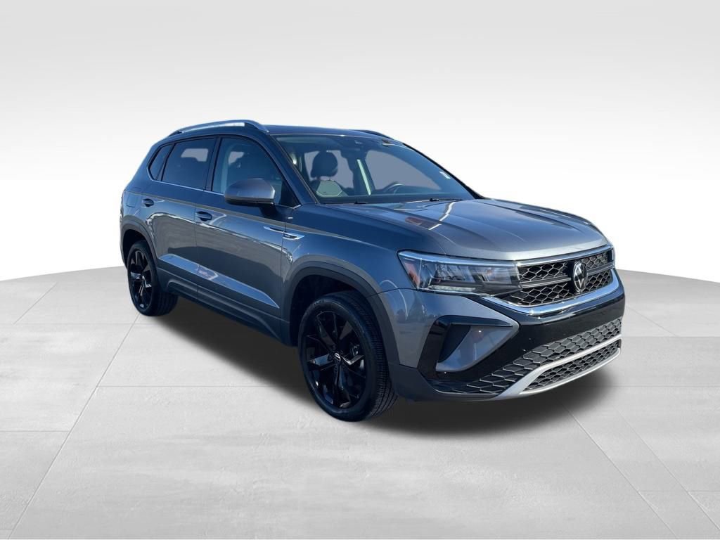 Used 2024 Volkswagen Taos SE image 7