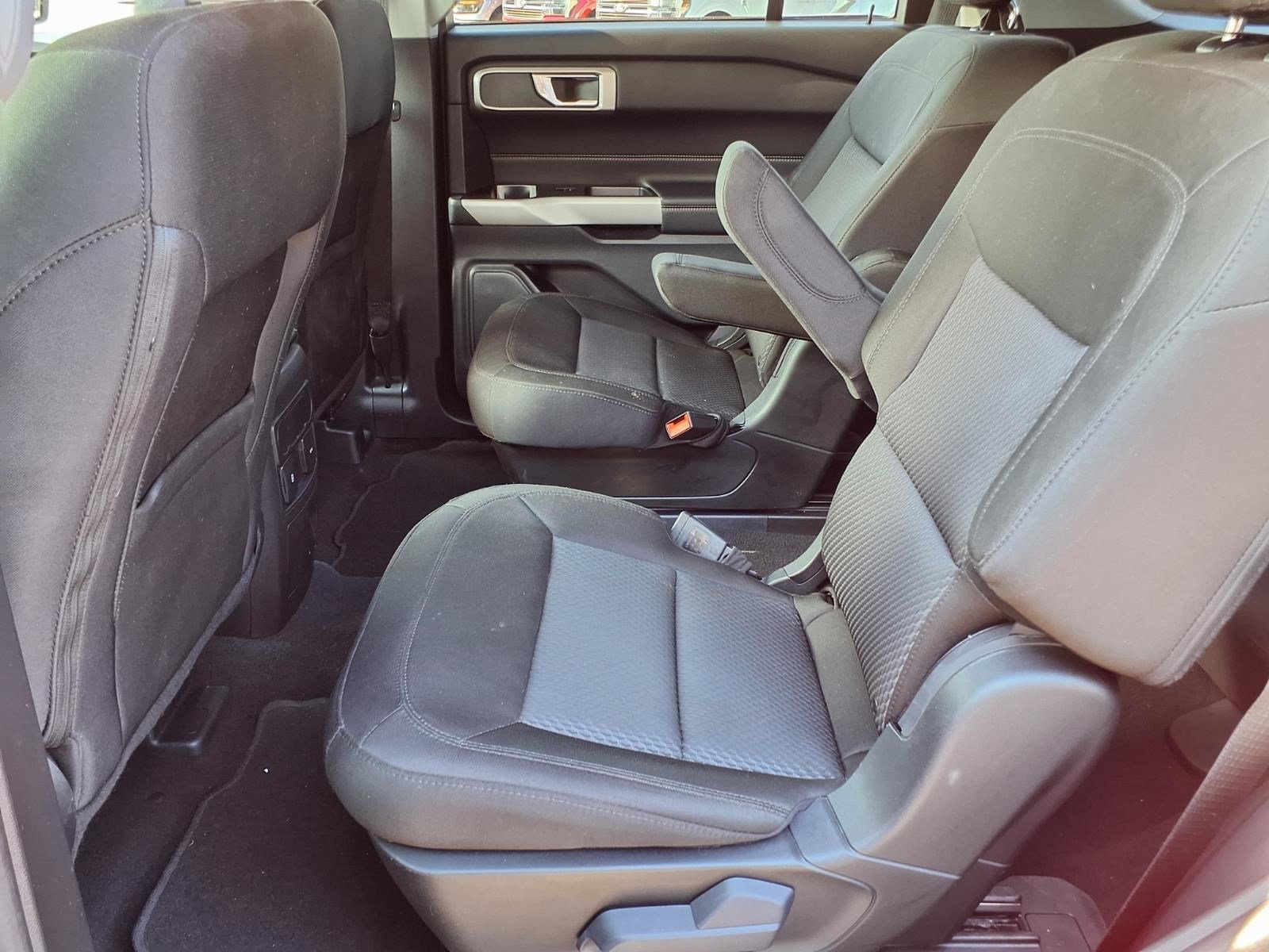 Certified 2024 Ford Explorer XLT RWD image 11