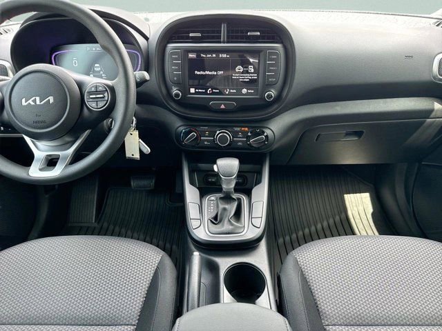 Used 2025 Kia Soul LX w/ LX Technology Package image 12