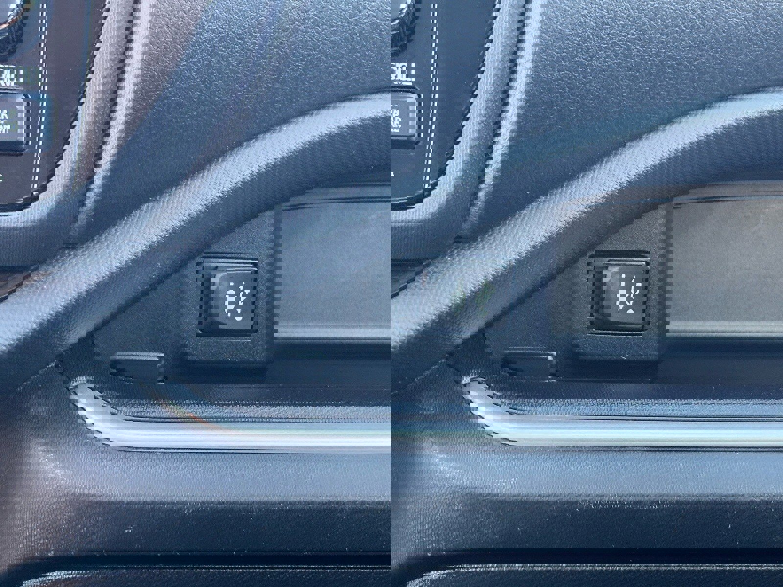 Used 2015 Toyota Prius C image 25