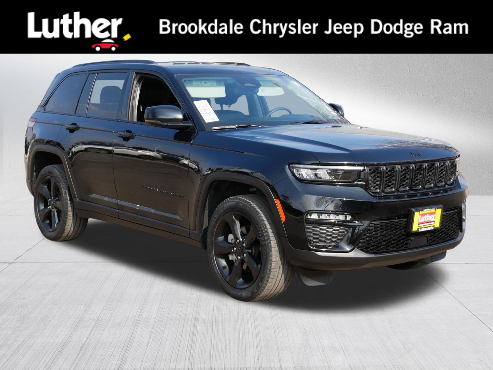 Used 2023 Jeep Grand Cherokee Limited w/ Black Appearance Package