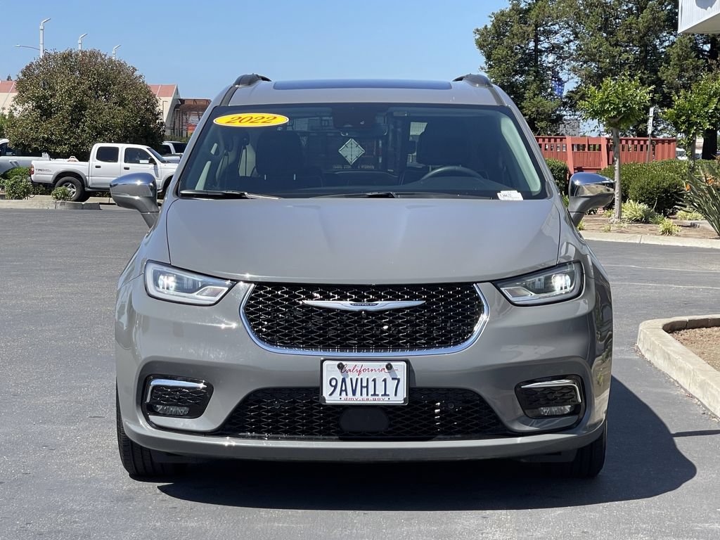 Used 2022 Chrysler Pacifica Limited FWD image 4