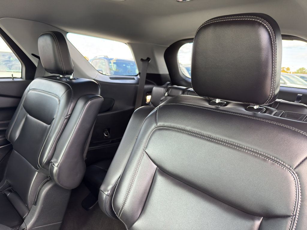 Used 2021 Ford Explorer XLT w/ Equipment Group 202A image 34